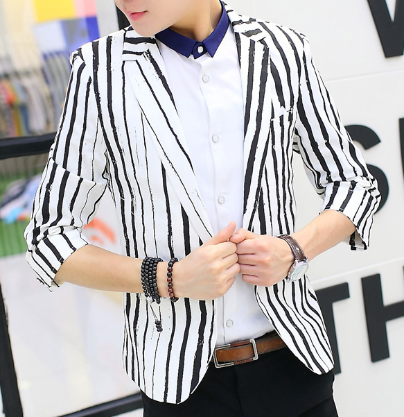 white-black-striped-cool-3/4-sleeve-blazer